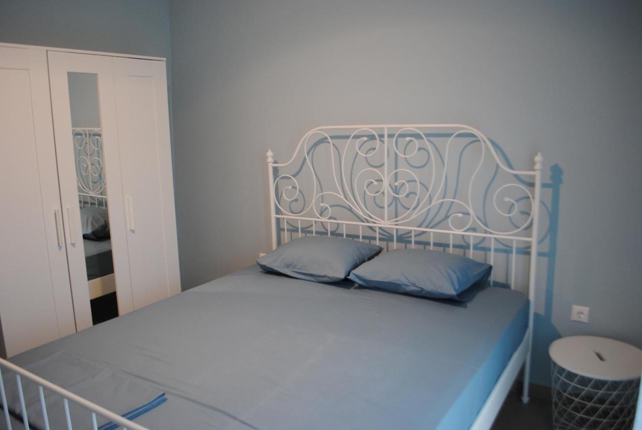 Sea Breeze Apartment Nea Iraklitsa Bagian luar foto