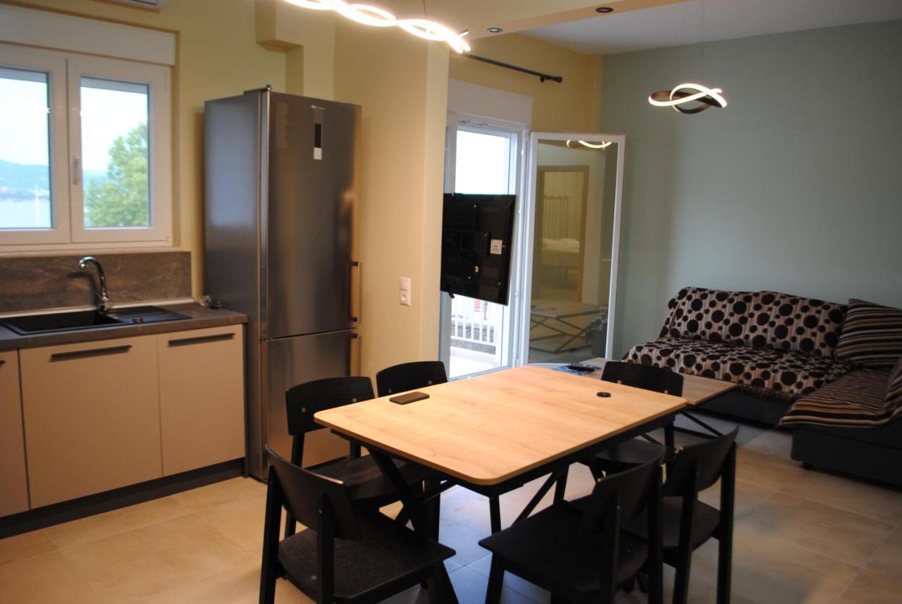 Sea Breeze Apartment Nea Iraklitsa Bagian luar foto
