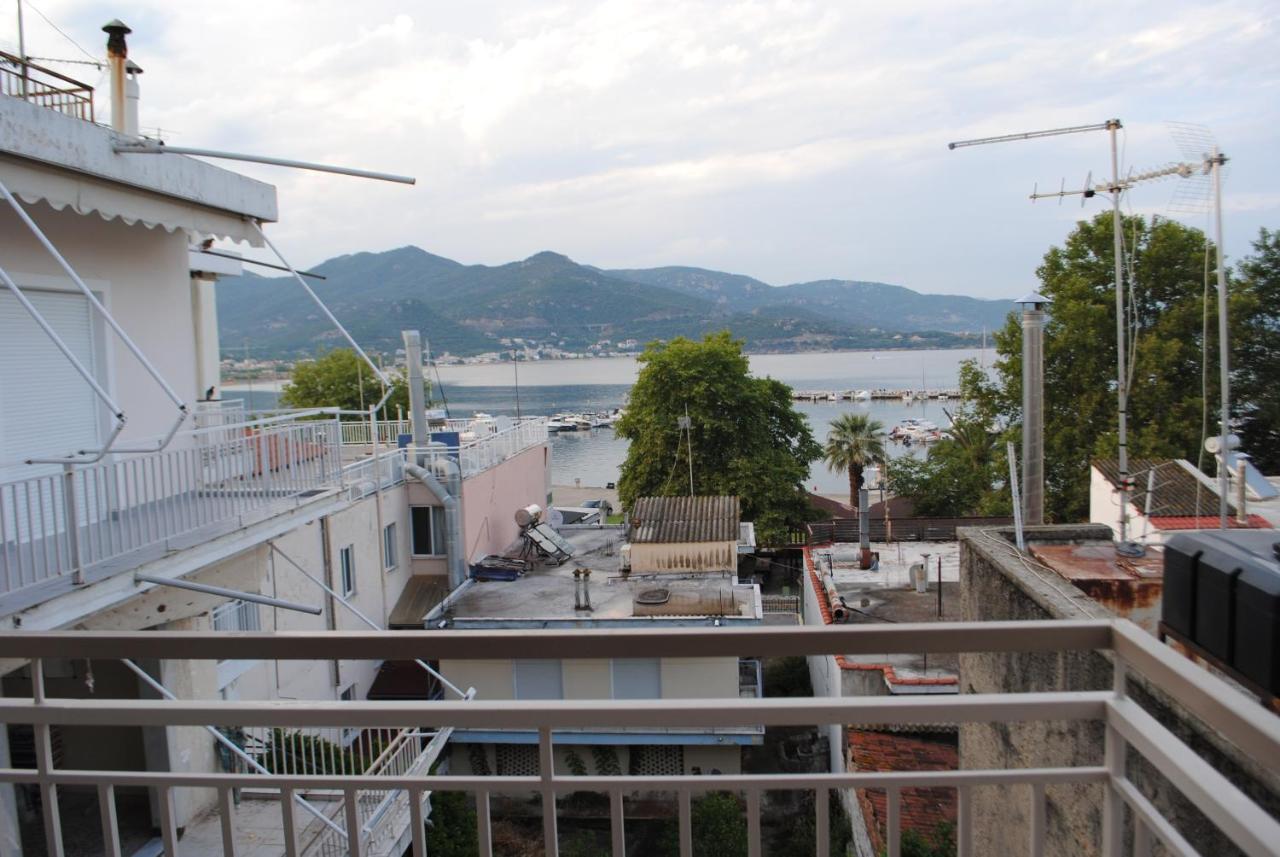Sea Breeze Apartment Nea Iraklitsa Bagian luar foto