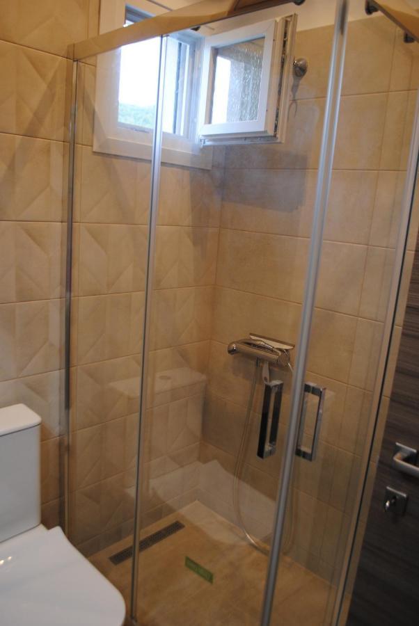Sea Breeze Apartment Nea Iraklitsa Bagian luar foto