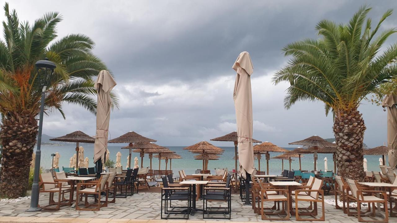 Sea Breeze Apartment Nea Iraklitsa Bagian luar foto