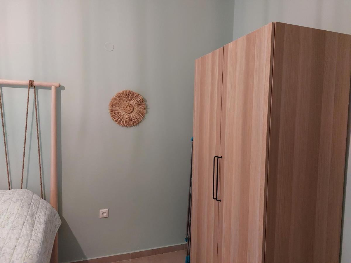 Sea Breeze Apartment Nea Iraklitsa Bagian luar foto